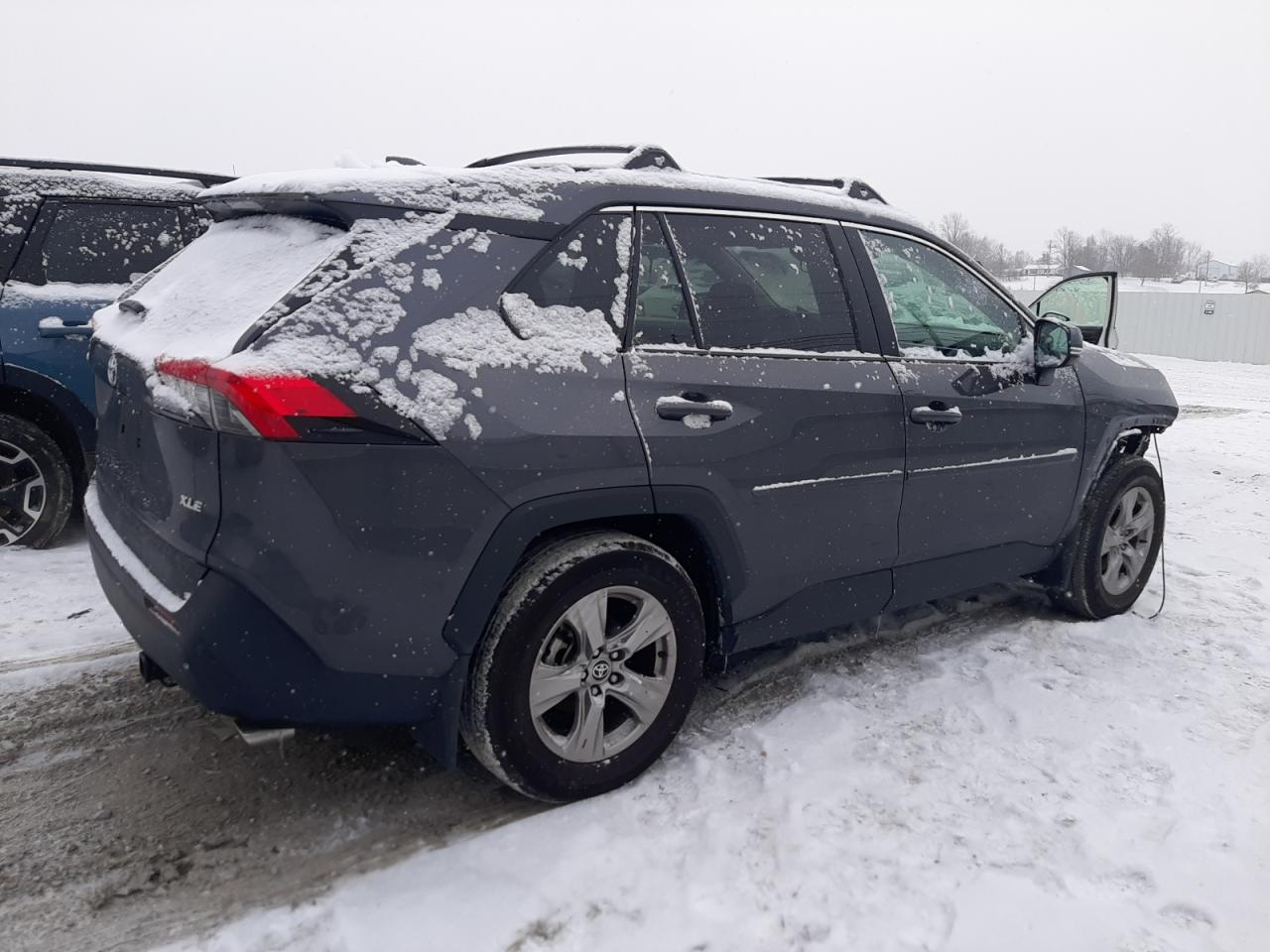 2023 TOYOTA RAV4 XLE VIN:2T3W1RFV2PW265586
