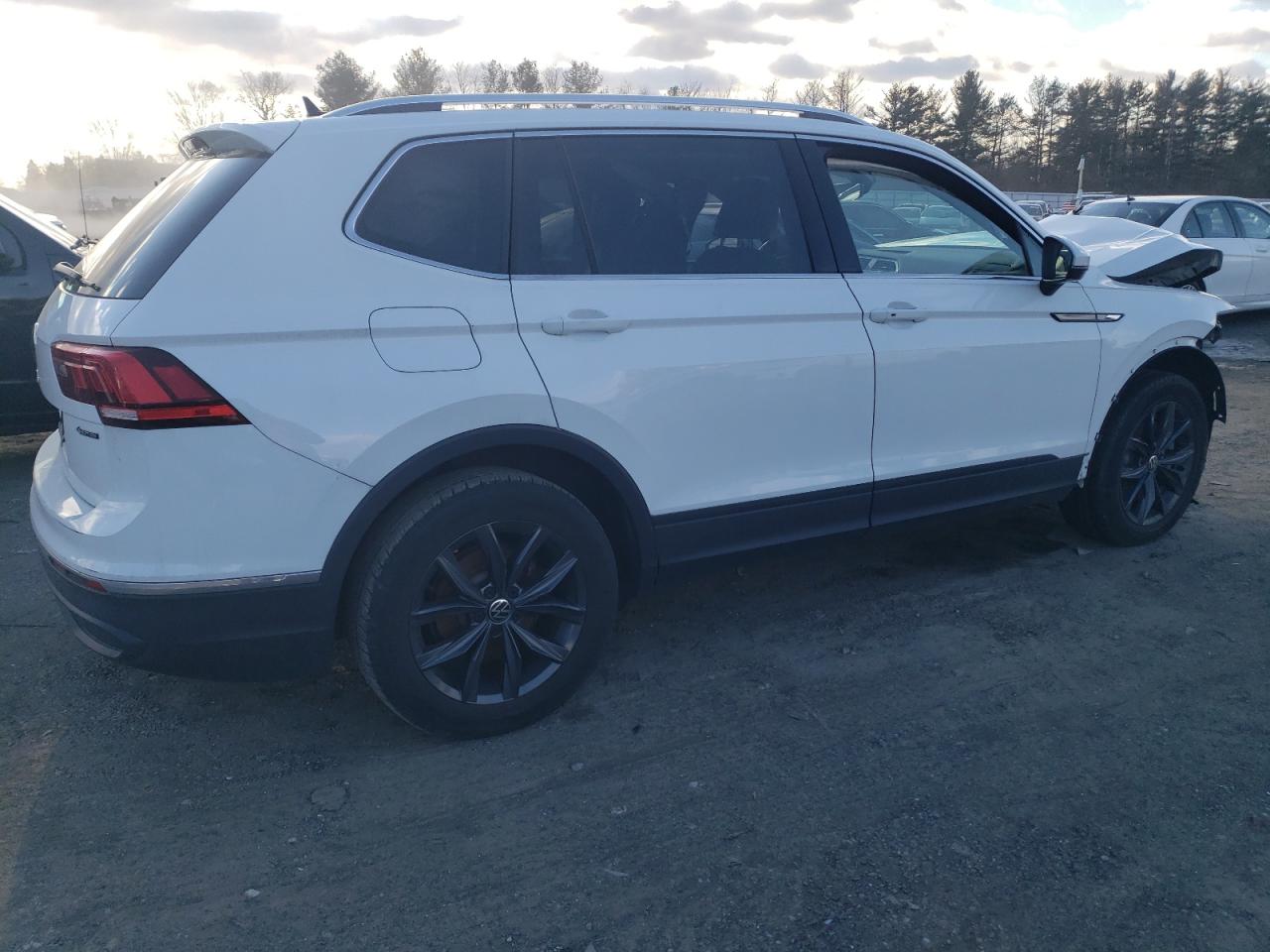 2022 VOLKSWAGEN TIGUAN SE VIN:3VV2B7AX4NM008180