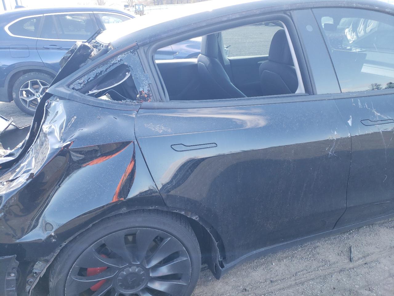 2022 TESLA MODEL Y  VIN:7SAYGDEFXNF563443