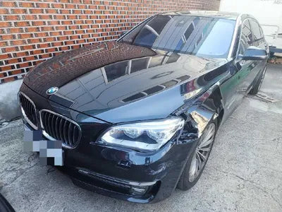 2015 BMW 750 VIN: