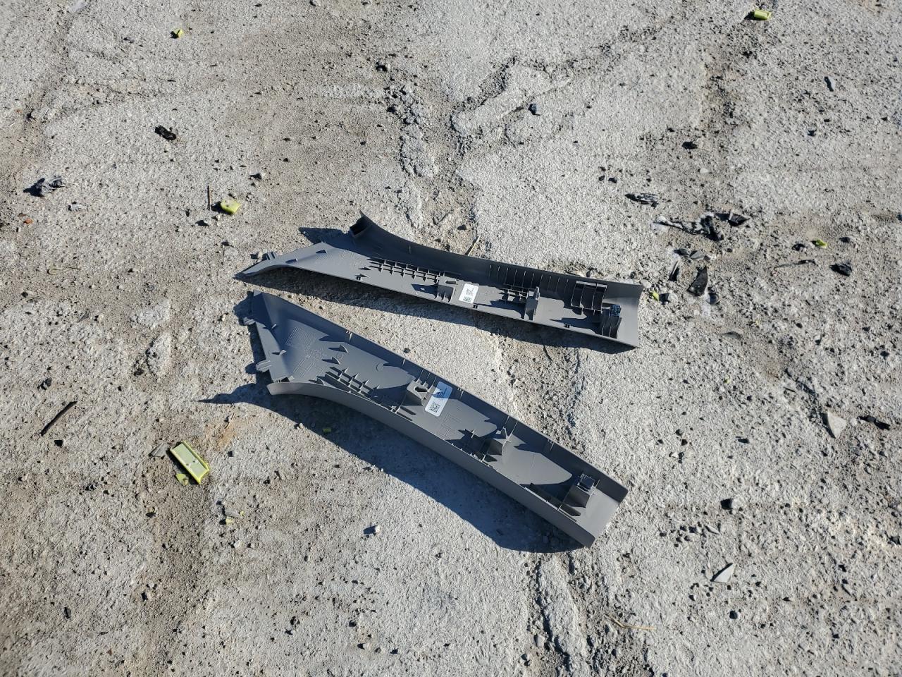 2022 CHEVROLET EQUINOX LT VIN:3GNAXTEV5NL180602