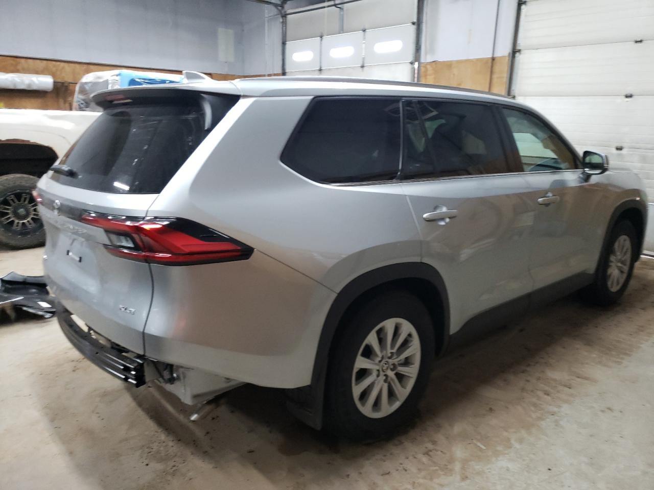 2024 TOYOTA GRAND HIGHLANDER XLE VIN:5TDACAB59RS017996