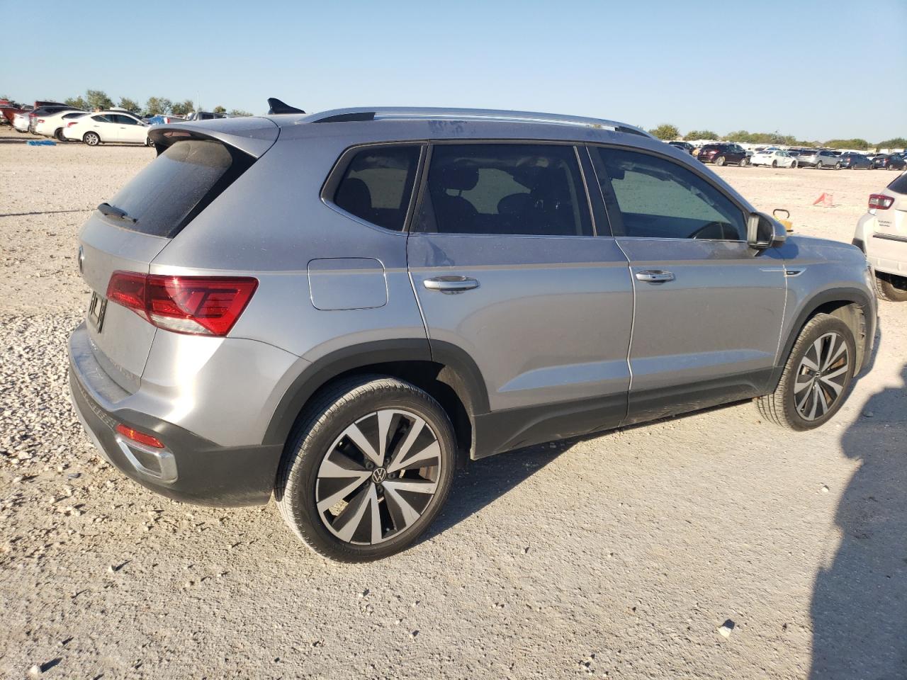 2022 VOLKSWAGEN TAOS SE VIN:3VVTX7B27NM033129