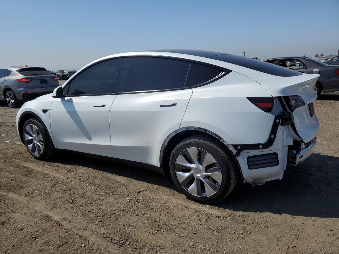 2023 TESLA MODEL Y  VIN:7SAYGDEE0PA112111