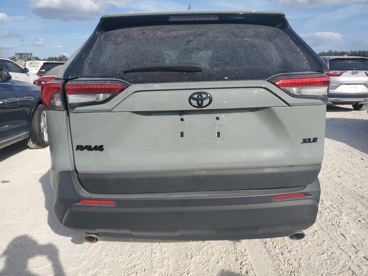 2023 TOYOTA RAV4 XLE VIN:2T3W1RFV2PW264213