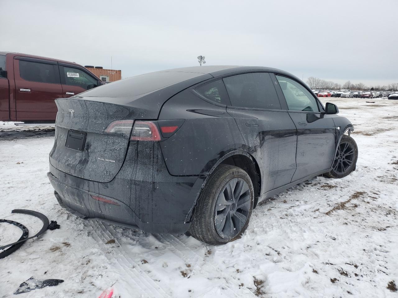 2024 TESLA MODEL Y  VIN:7SAYGDEE3RF178884