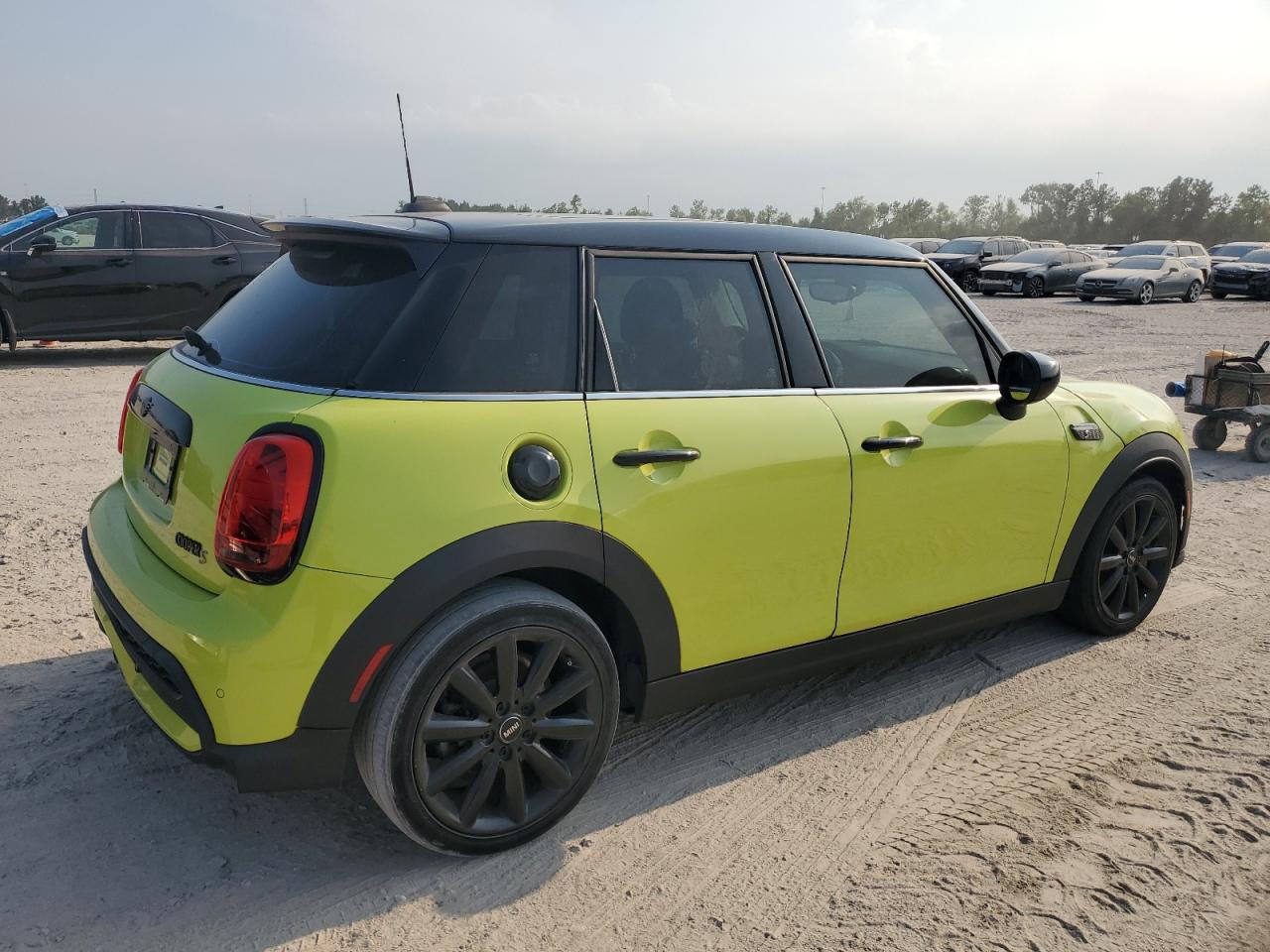 2023 MINI COOPER S VIN:WMW53DK05P2S75828