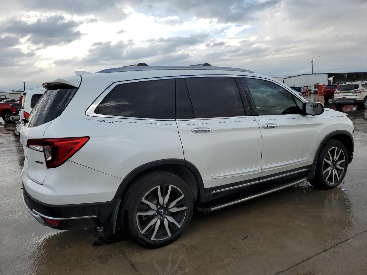 2022 HONDA PILOT TOURING VIN:5FNYF5H65NB028473