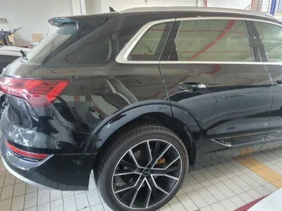 2020 Audi e-tron VIN: