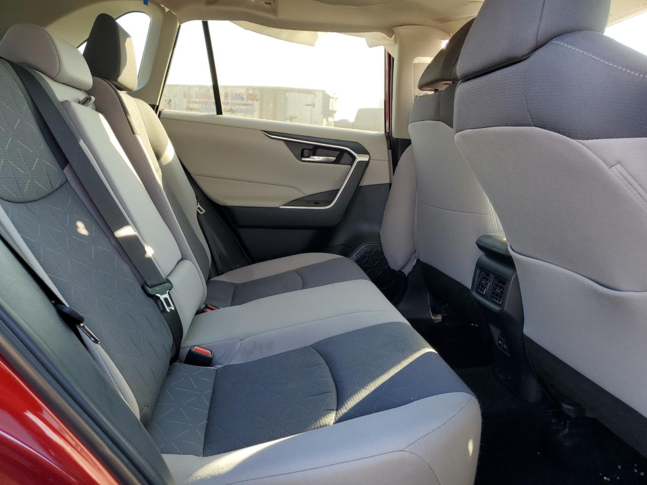 2024 TOYOTA RAV4 XLE VIN:2T3W1RFV0RW329661