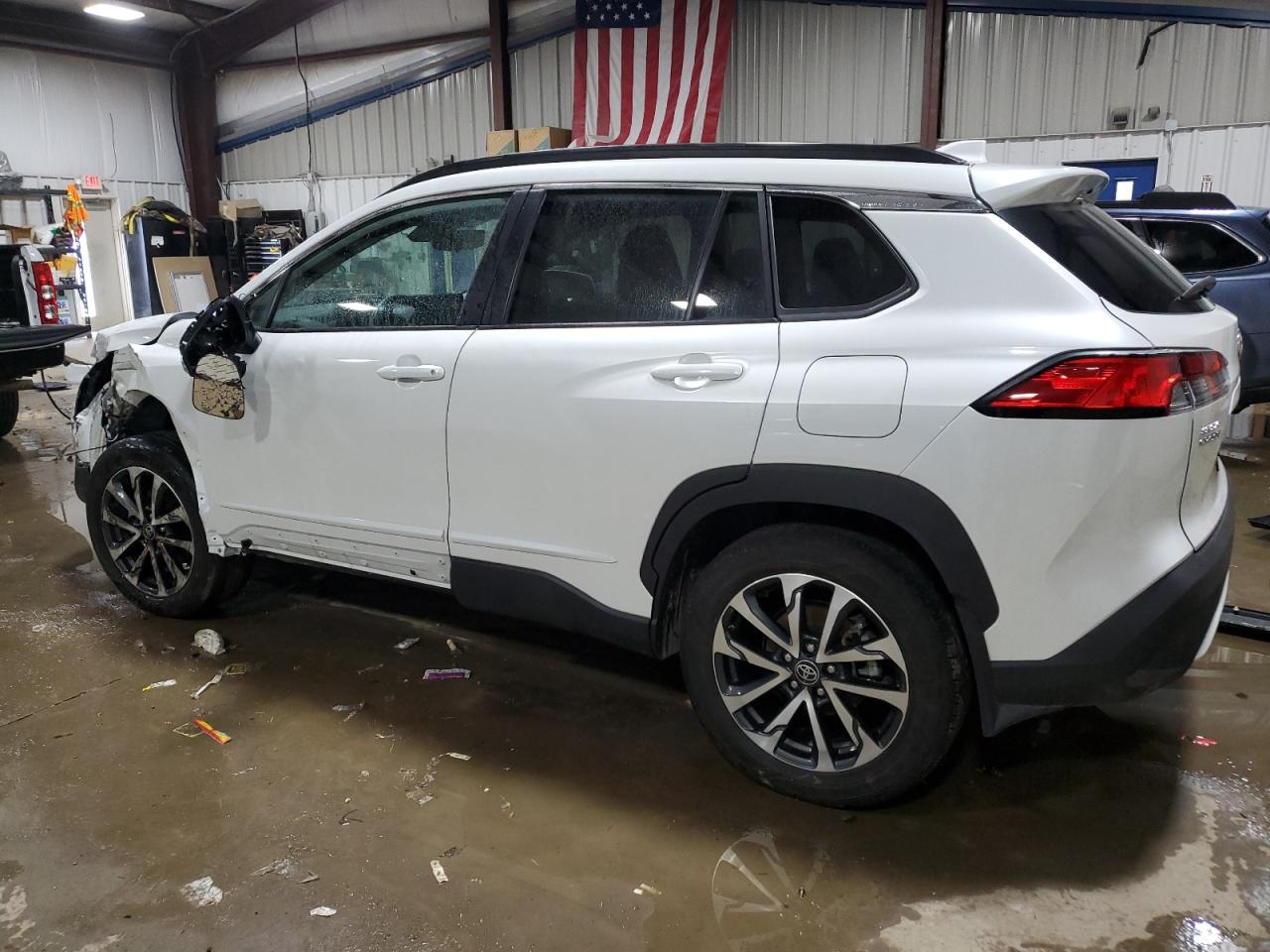 2022 TOYOTA COROLLA CROSS XLE VIN:7MUDAABG6NV038499