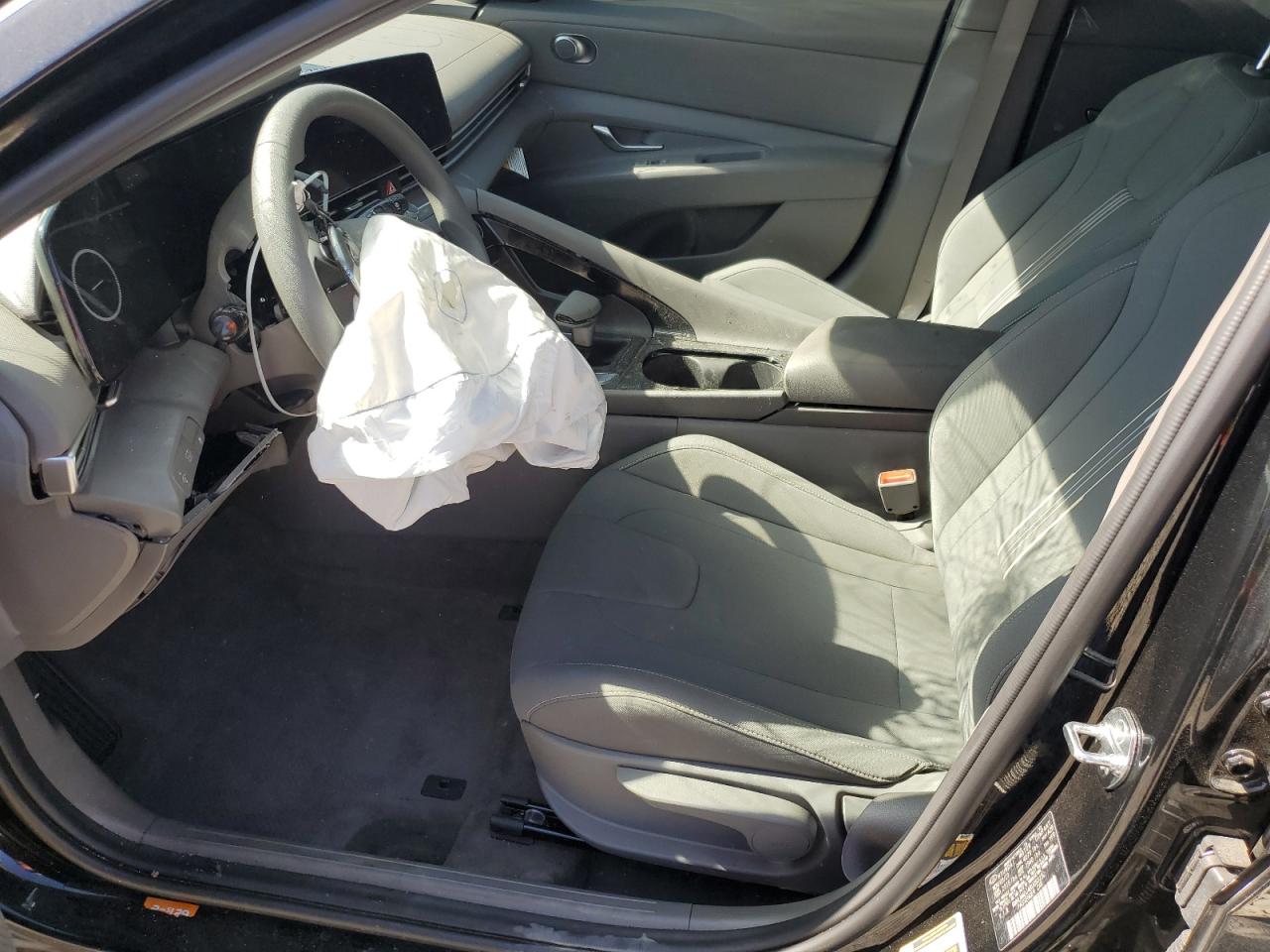 2024 HYUNDAI ELANTRA BLUE VIN:KMHLM4DJ4RU093232