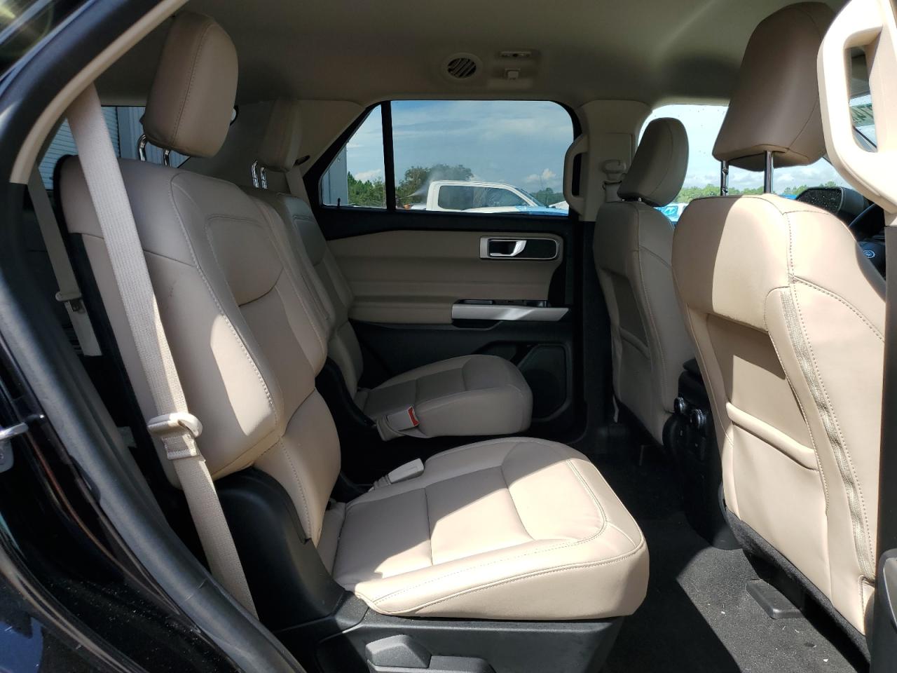 2022 FORD EXPLORER XLT VIN:1FMSK8DH5NGB04432