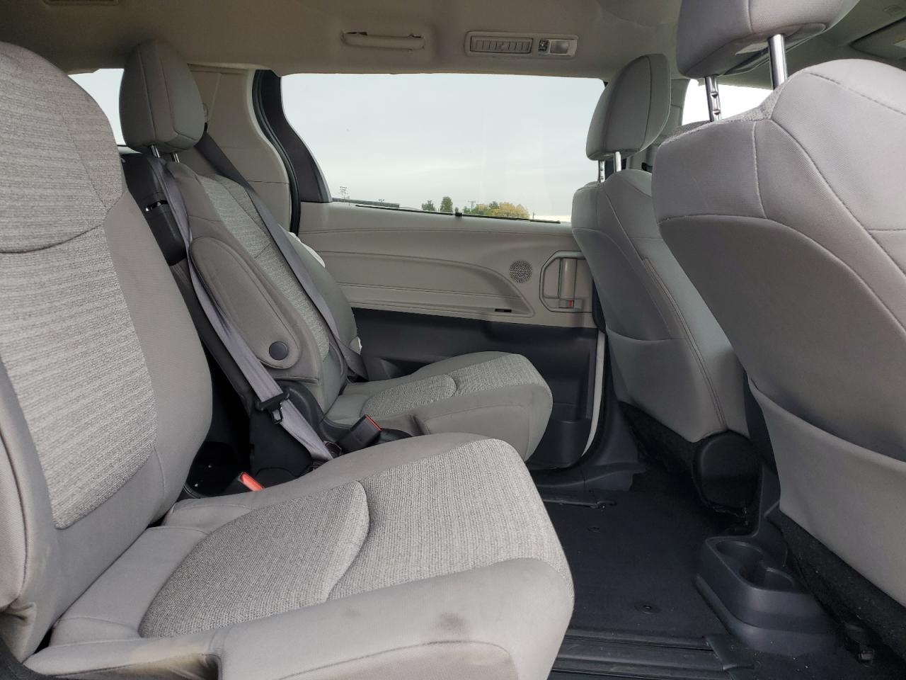 2022 TOYOTA SIENNA LE VIN:5TDKSKFC6NS070218