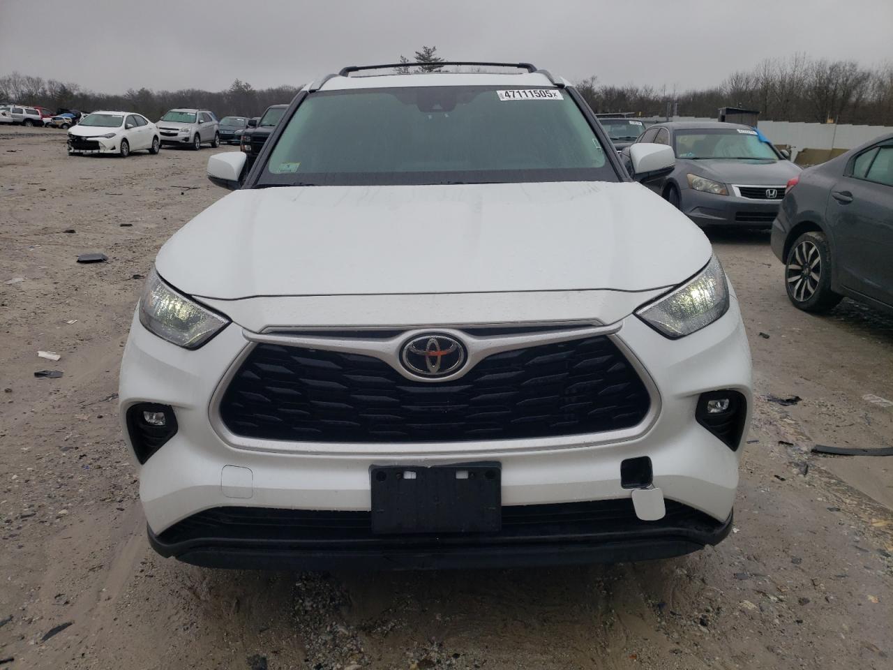 2022 TOYOTA HIGHLANDER XLE VIN:5TDGZRBHXNS579496