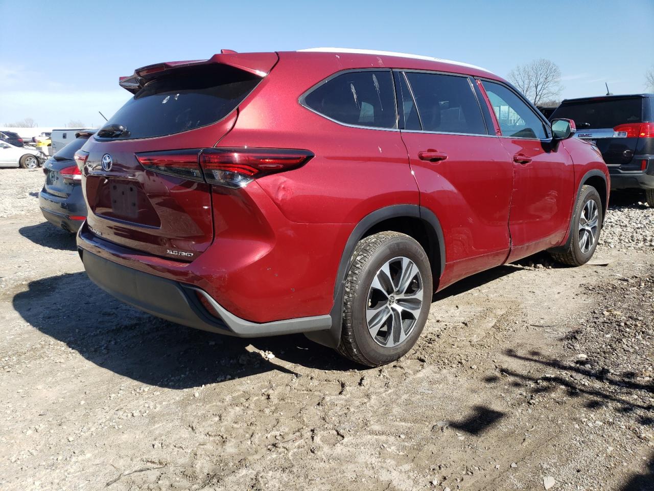 2022 TOYOTA HIGHLANDER XLE VIN:5TDGZRBH6NS573534