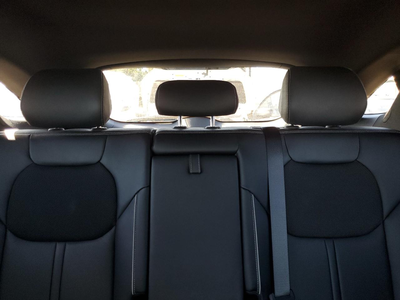 2023 GENESIS GV70 BASE VIN:KMUMADTB2PU090075