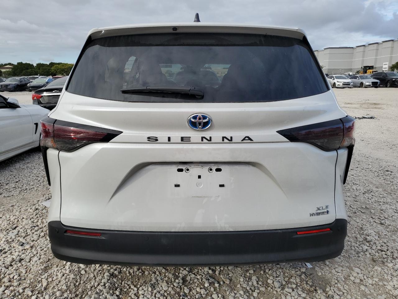 2024 TOYOTA SIENNA XLE VIN:5TDYRKEC6RS192980