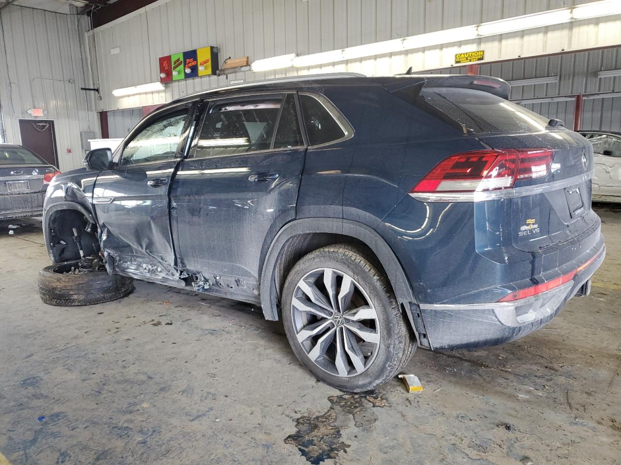 2022 VOLKSWAGEN ATLAS CROSS SPORT SEL PREMIUM R-LINE VIN:1V2FE2CA2NC208252