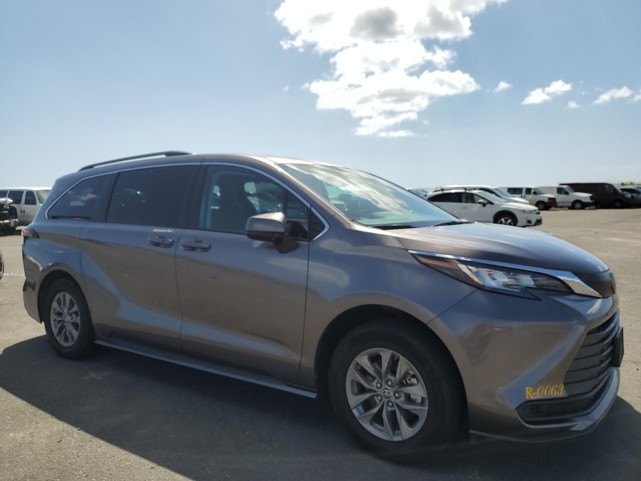 2022 TOYOTA SIENNA LE VIN:5TDKRKEC4NS101964