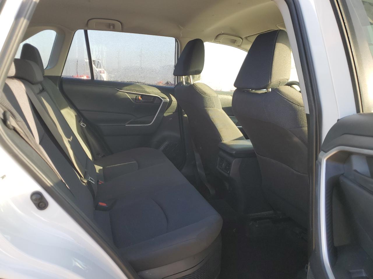 2022 TOYOTA RAV4 LE VIN:JTMLWRFV9ND146092