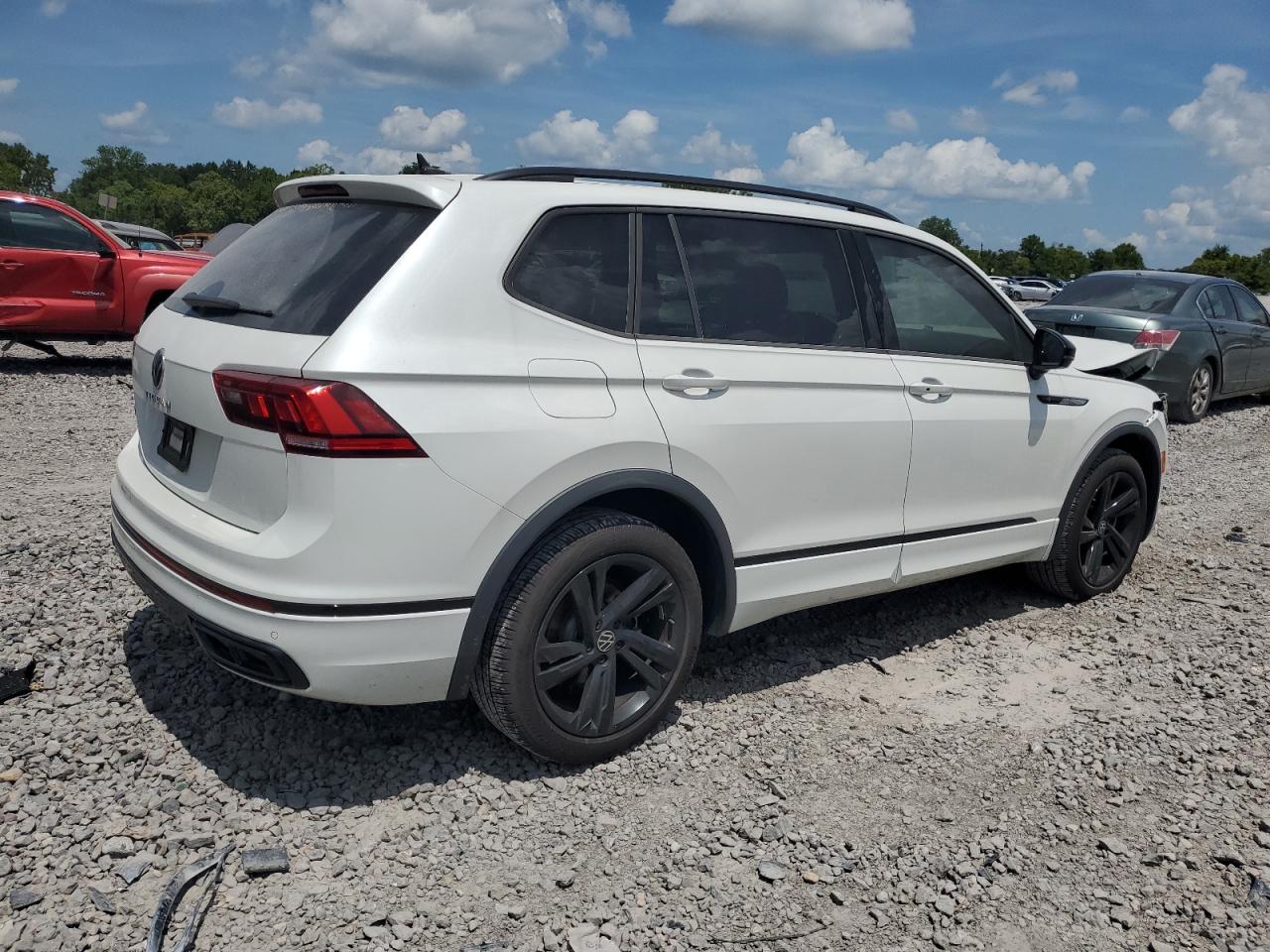 2023 VOLKSWAGEN TIGUAN SE R-LINE BLACK VIN:3VVCB7AX4PM091147