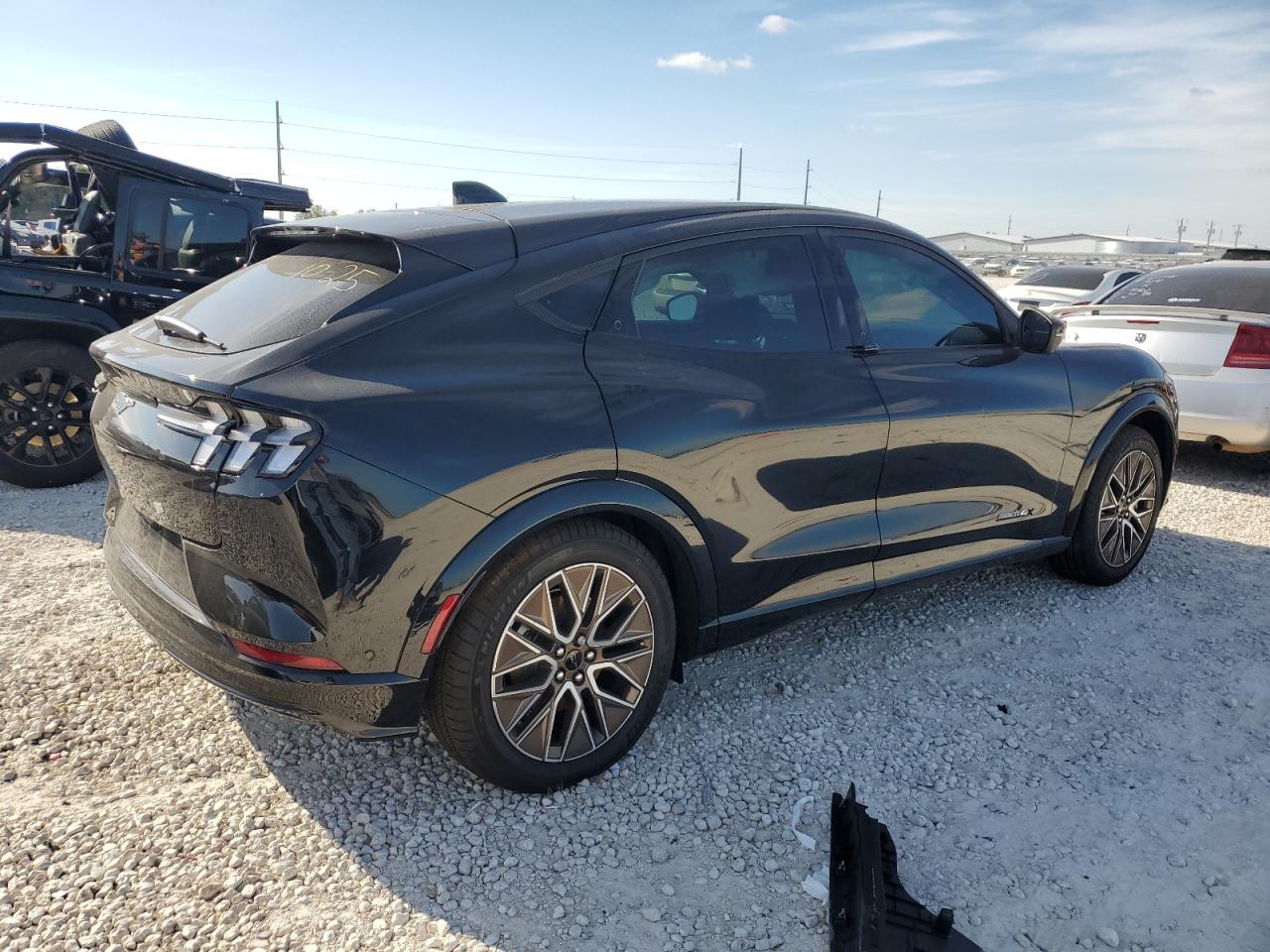 2024 FORD MUSTANG MACH-E PREMIUM VIN:3FMTK3SU3RMA21911