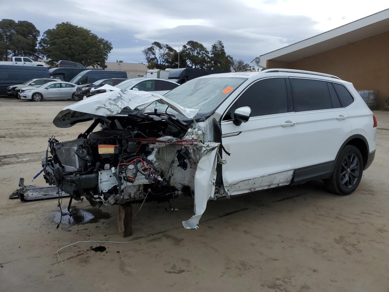 2022 VOLKSWAGEN TIGUAN SE VIN:3VV2B7AX8NM043725