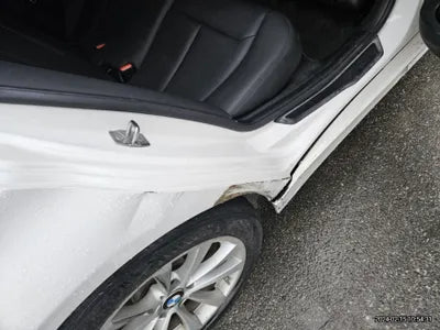 2016 BMW 320 WBA8C5104GK640617 VIN:WBA8C5104GK640617