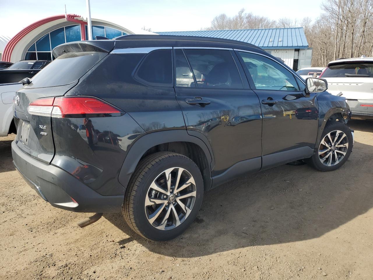 2022 TOYOTA COROLLA CROSS XLE VIN:7MUEAABG8NV038668
