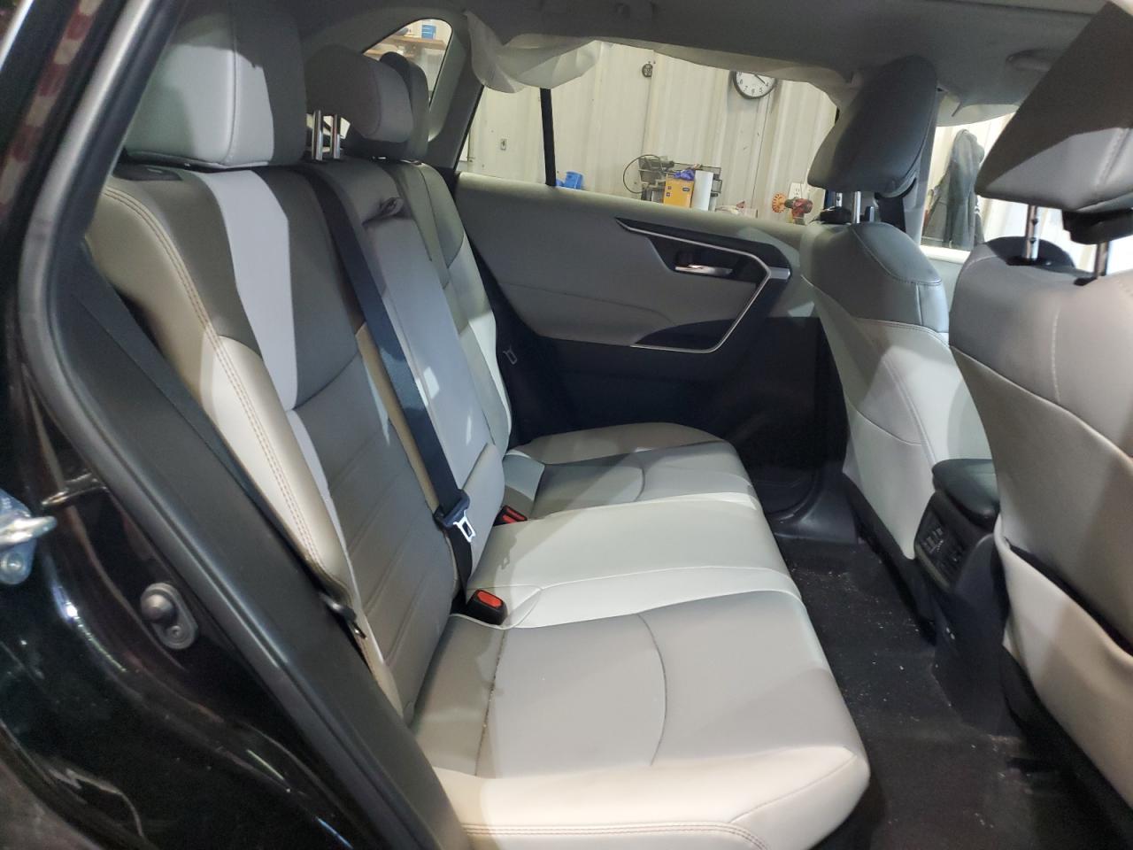 2022 TOYOTA RAV4 XLE PREMIUM VIN:2T3B6RFV7NW033370