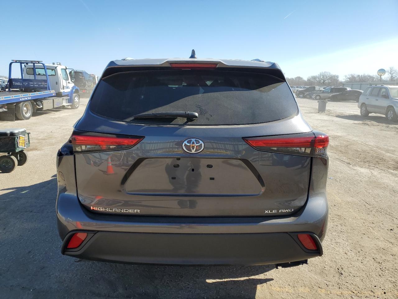 2022 TOYOTA HIGHLANDER XLE VIN:5TDGZRBH5NS560094