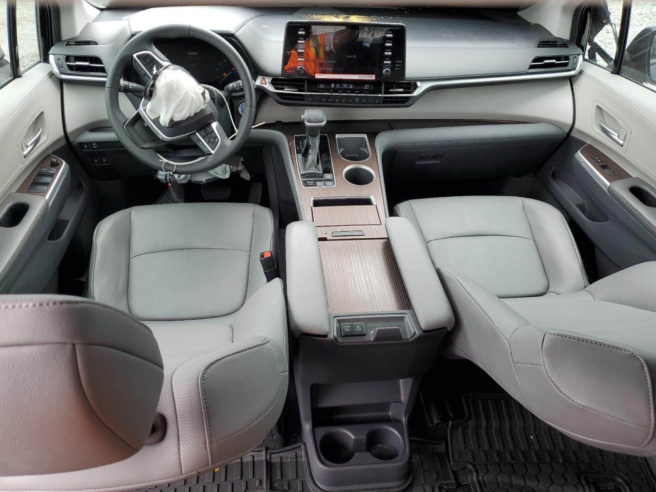 2023 TOYOTA SIENNA XLE VIN:5TDYRKEC2PS136810