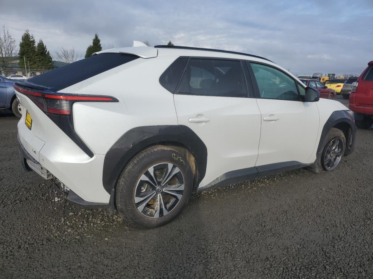 2024 TOYOTA BZ4X XLE VIN:JTMABACA9RA068930