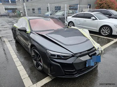 2022 Audi e-tron VIN: