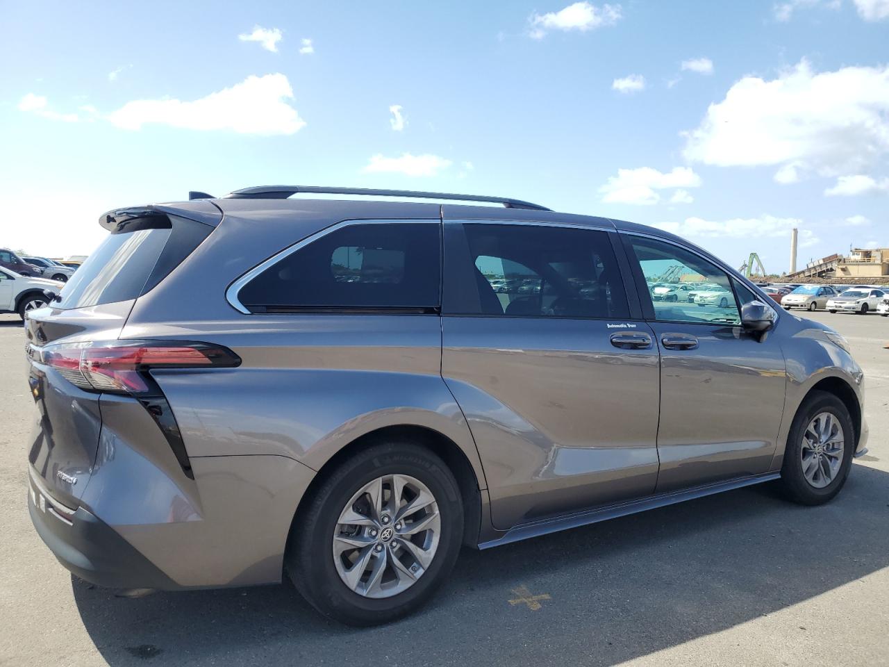 2022 TOYOTA SIENNA LE VIN:5TDKRKEC4NS101964