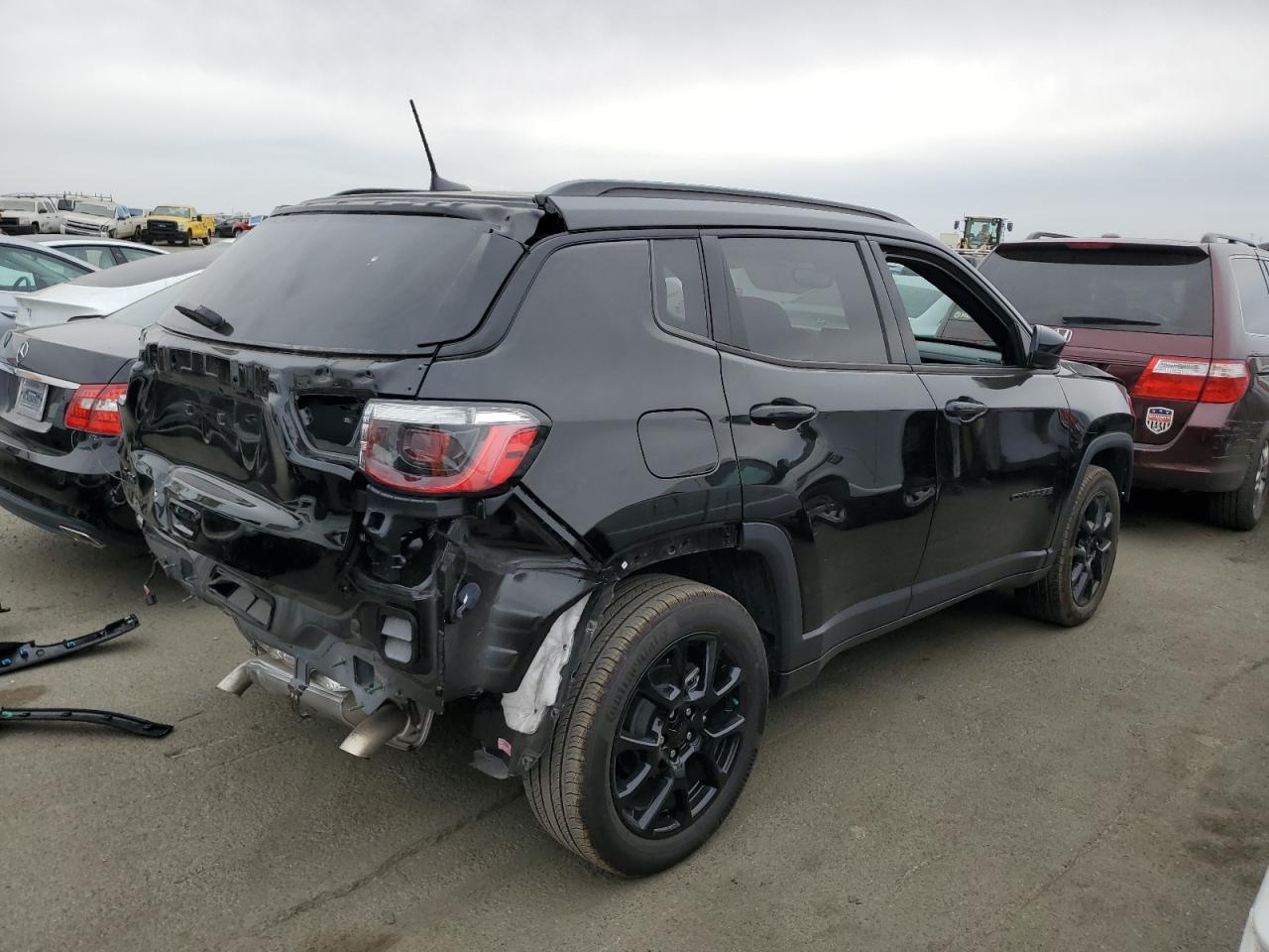 2024 JEEP COMPASS LATITUDE VIN:3C4NJDBN4RT581246