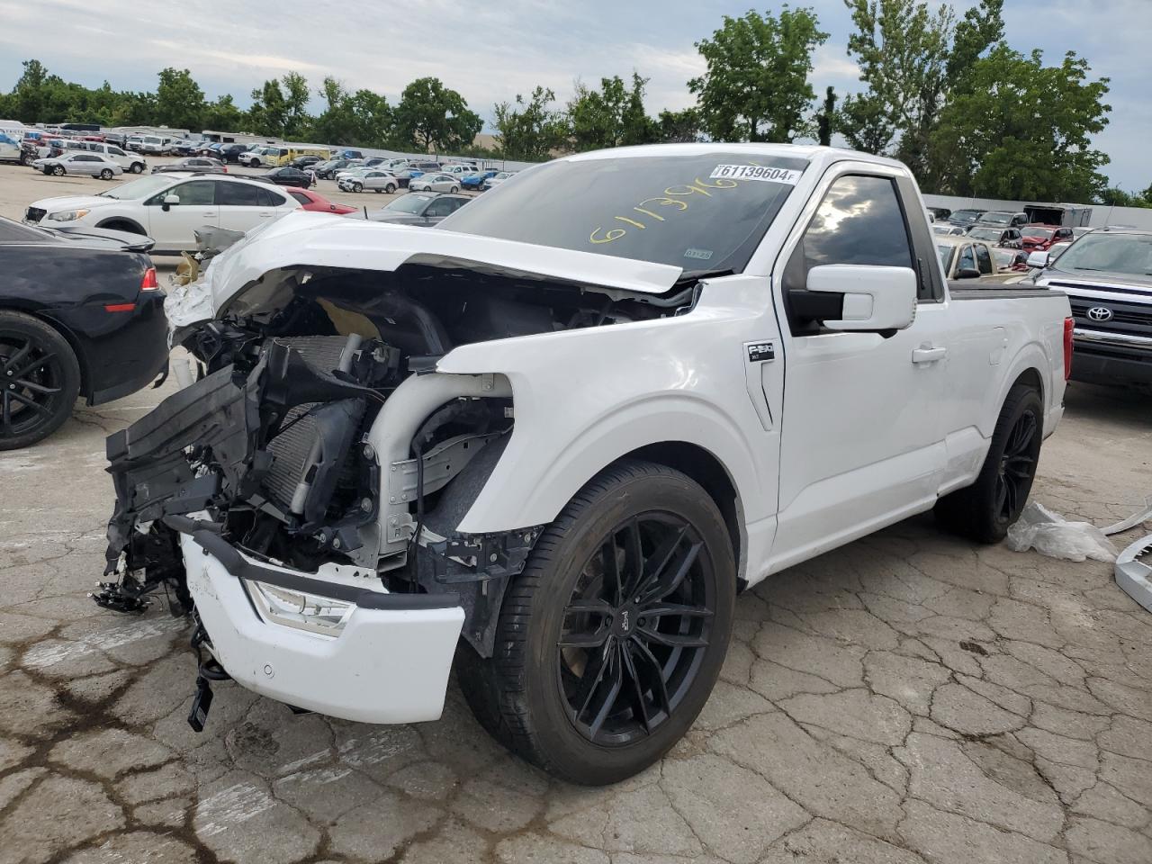 2022 FORD F150  VIN:1FTMF1E56NKE12445