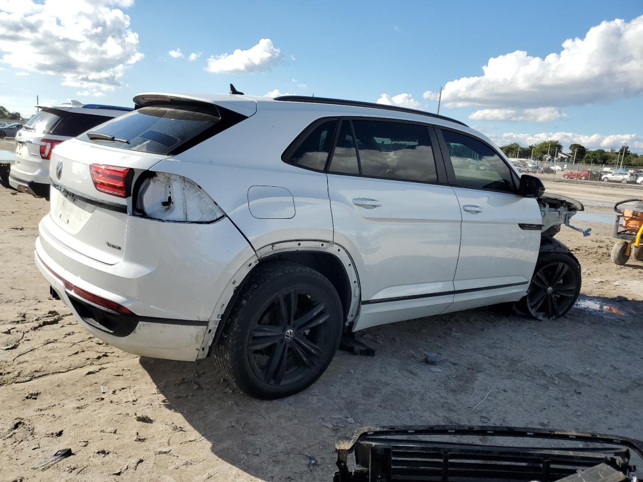 2023 VOLKSWAGEN ATLAS CROSS SPORT SEL R-LINE VIN:1V2SE2CA4PC210229