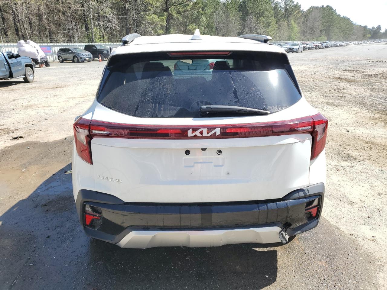 2024 KIA SELTOS EX VIN:KNDER2AA7R7494067