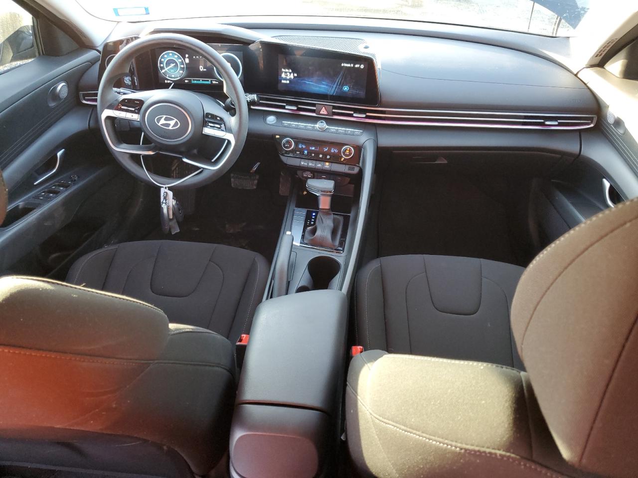 2024 HYUNDAI ELANTRA SEL VIN:KMHLM4DG2RU852416