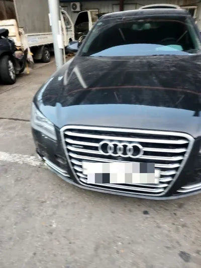 2014 Audi A8 VIN: