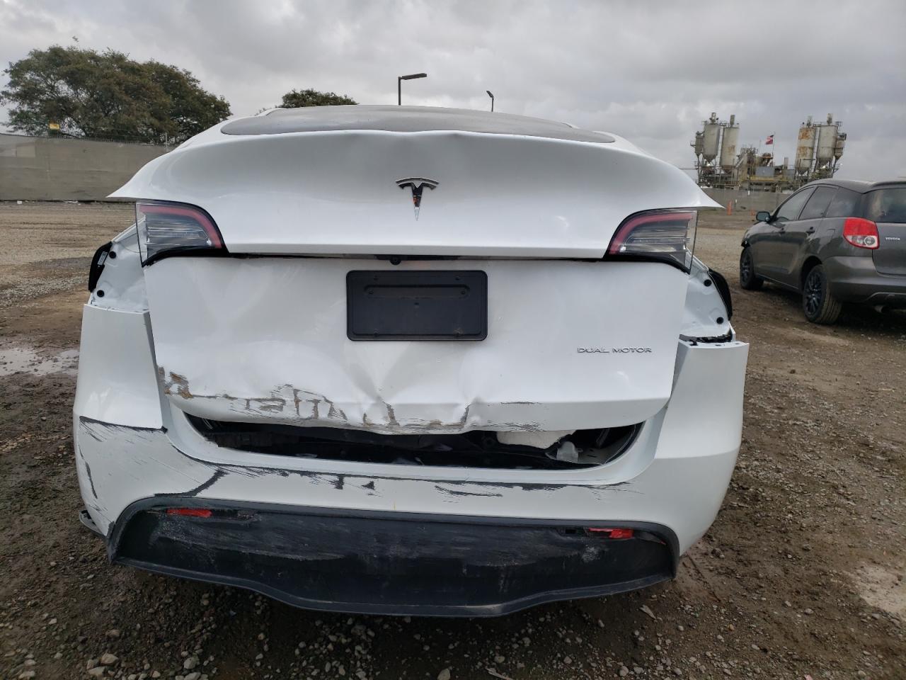 2023 TESLA MODEL Y  VIN:7SAYGDEE8PA089337