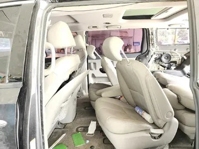 2017 Kia Carnival VIN: