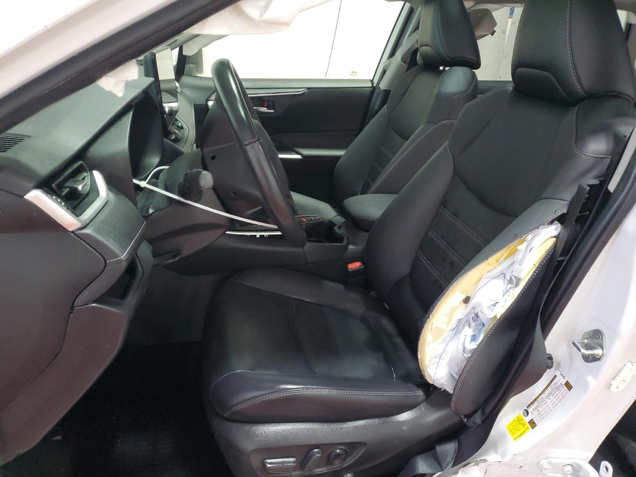 2023 TOYOTA RAV4 XLE PREMIUM VIN:JTMA1RFV7PJ041853