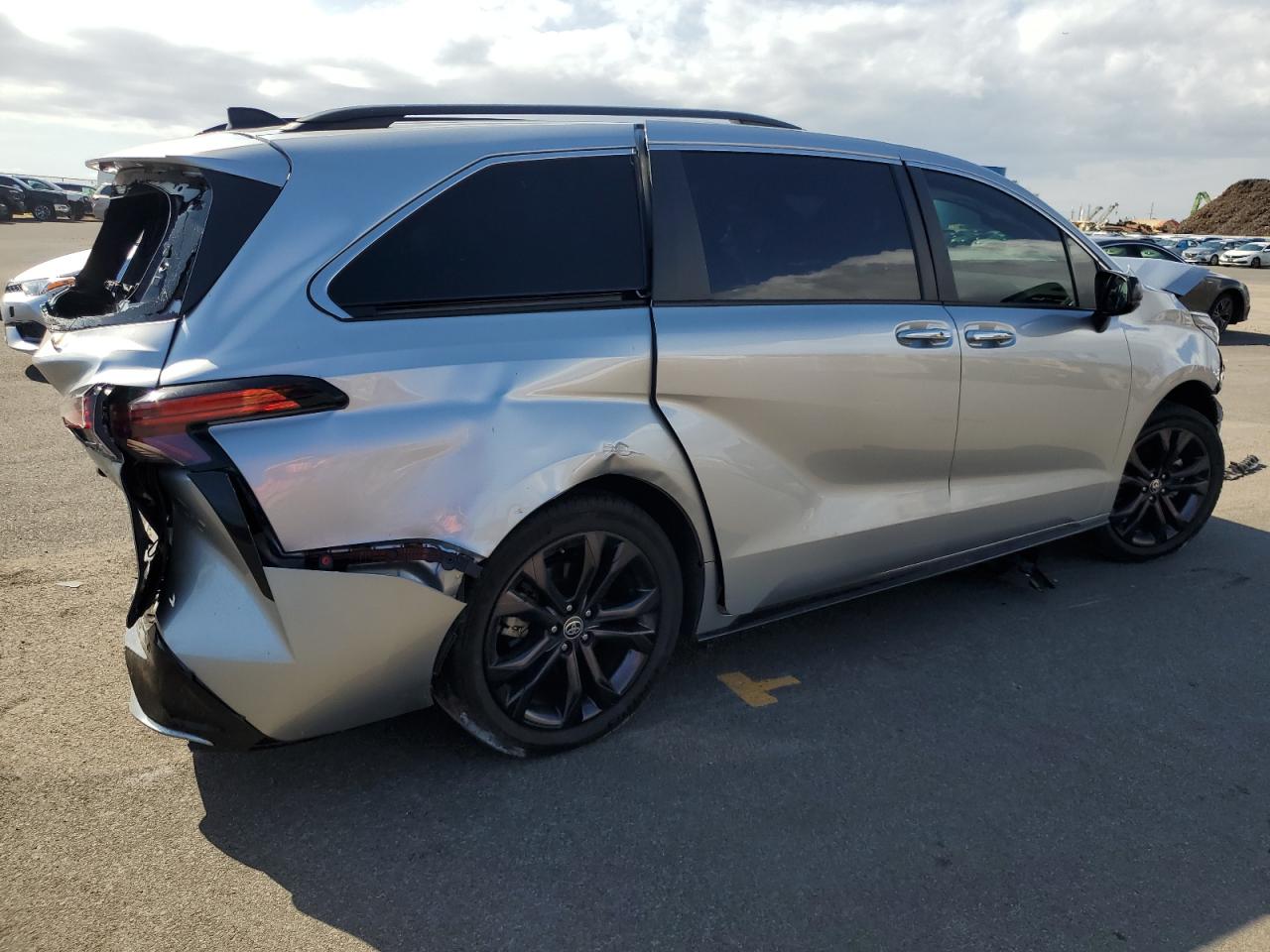 2022 TOYOTA SIENNA XSE VIN:5TDDRKEC3NS117999