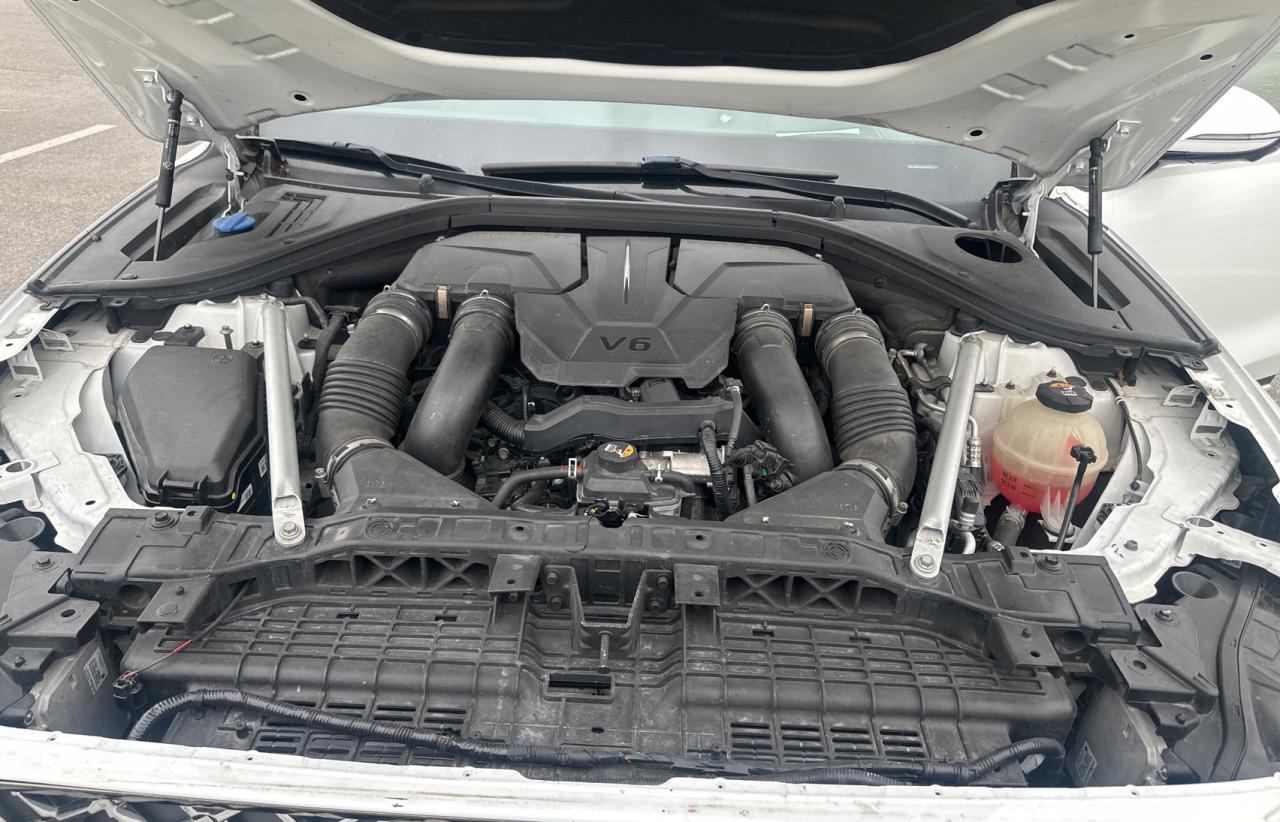 2022 GENESIS GV70 BASE VIN:KMUMCDTC5NU011241