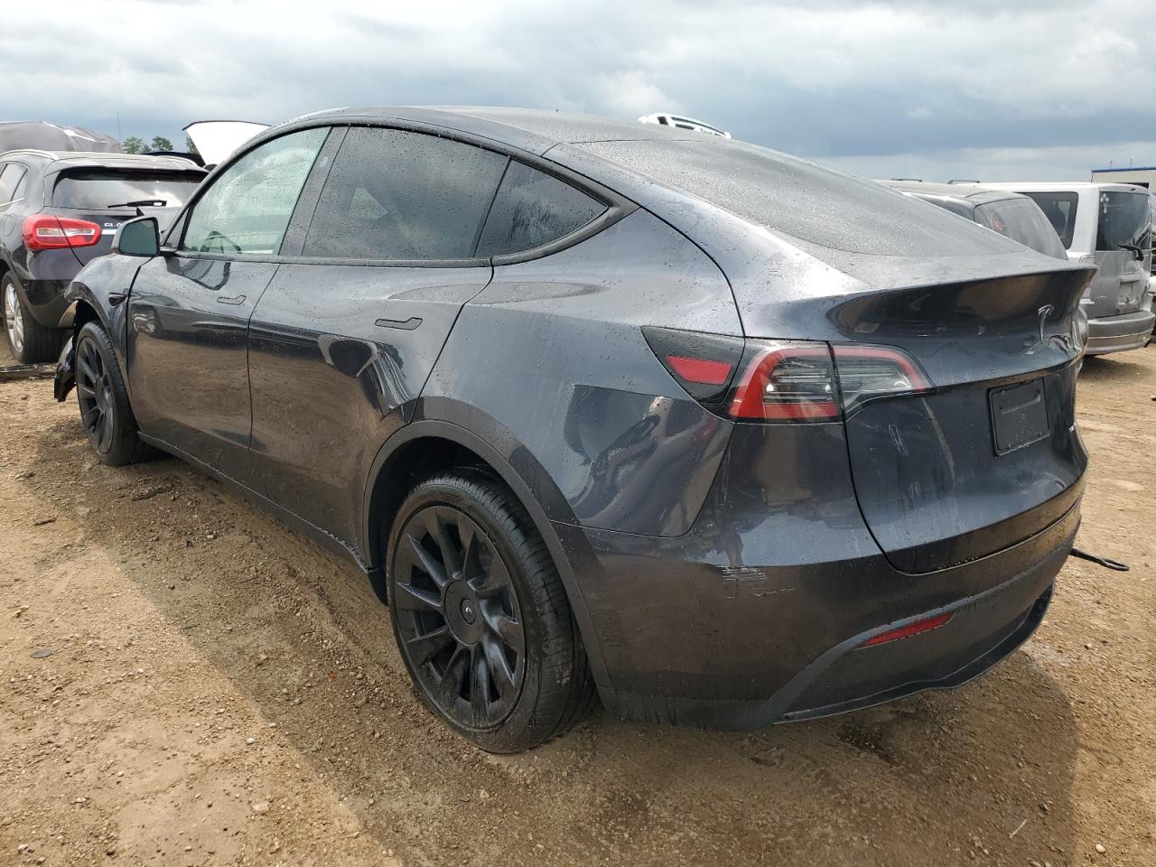 2024 TESLA MODEL Y  VIN:7SAYGDEE9RA285273