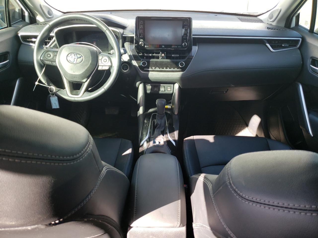 2022 TOYOTA COROLLA CROSS XLE VIN:7MUDAABG3NV025791