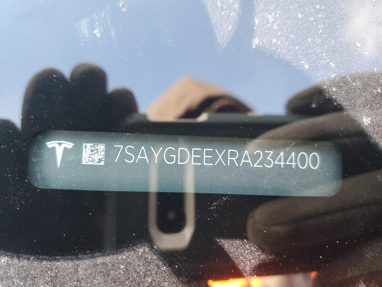 2024 TESLA MODEL Y  VIN:7SAYGDEEXRA234400